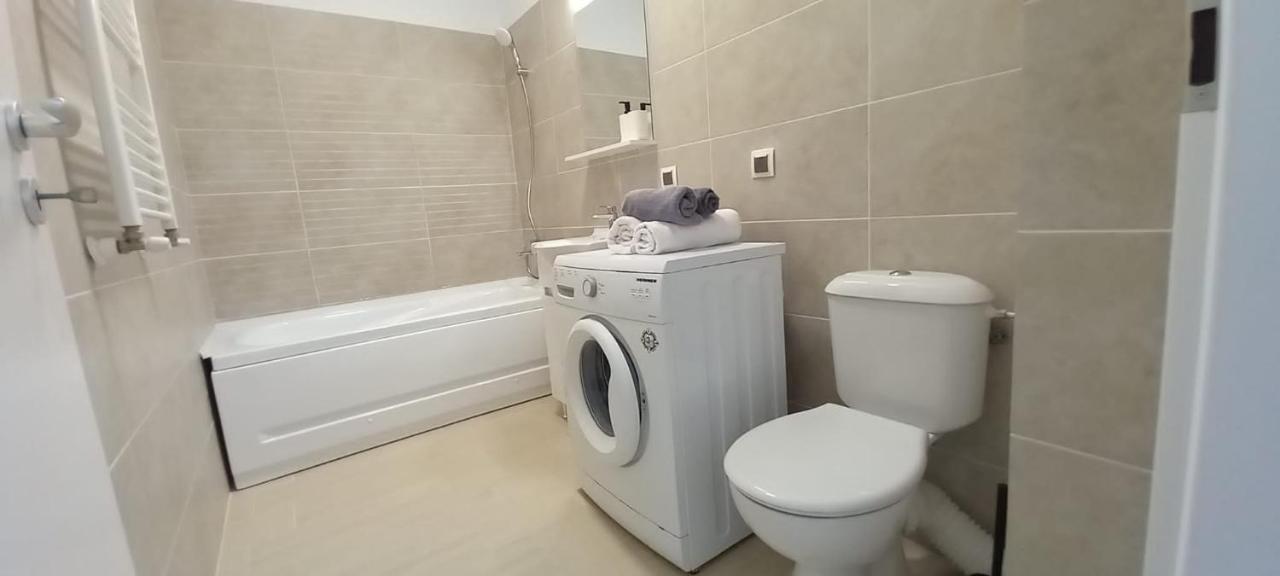 Preciziei 1Br Luxury Apartment With Fast Wifi, Self Check In And Parking Бухарест Экстерьер фото